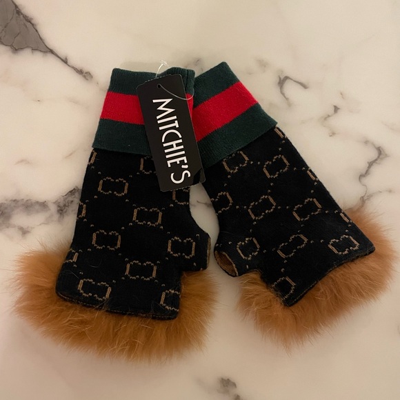 Faux fur trim gloves! - Picture 4 of 4